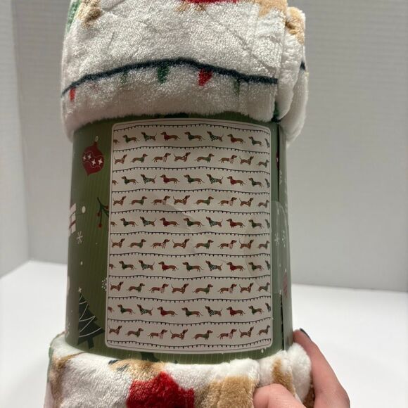 Spoiled Dog Pet Throw Blanket White Dachshund Scarves Sweaters Blanket 40x50 NWT - Picture 2 of 2